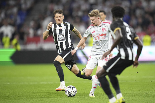 Lyon se Šulcem i přes dlouhé oslabení získal v Brestu bod za bezbrankovou remízu