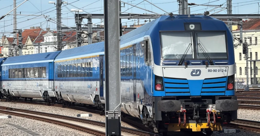 Train Strikes Person on Tracks, Disrupting Service on Prague – Kolín Route