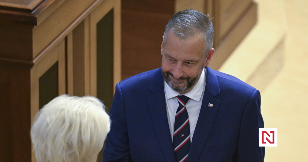 ANO Politician Claims Army Wants to Break Passwords, But Programs Serve Different Purpose