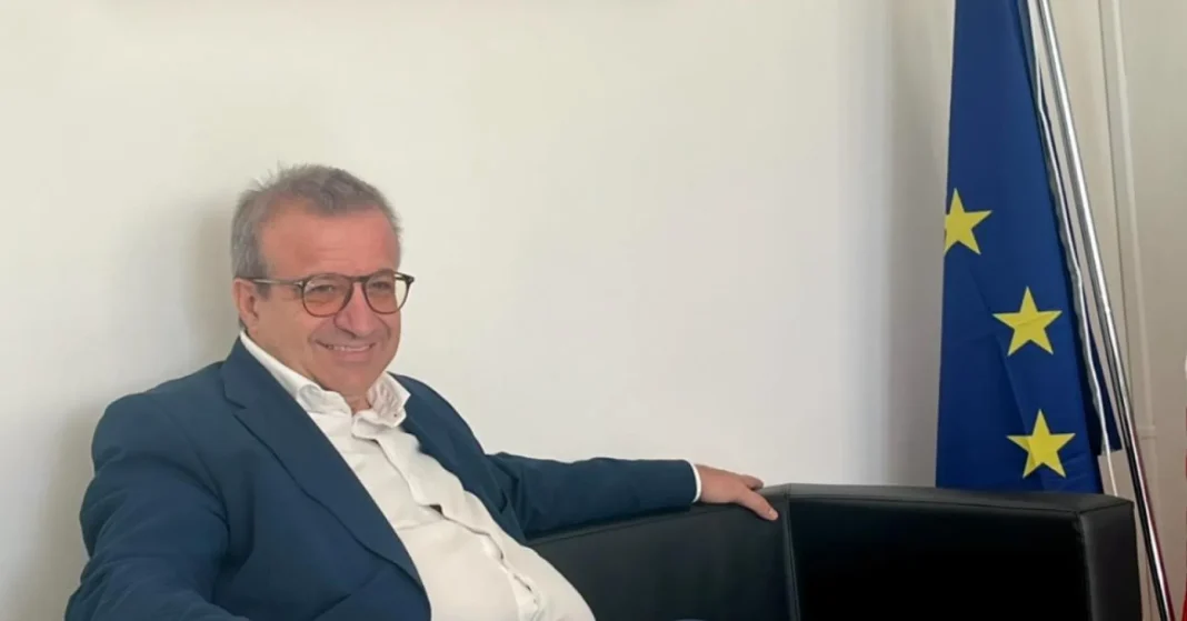 Video: Italian Politician Accidentally Breaks Rare Stained Glass Window