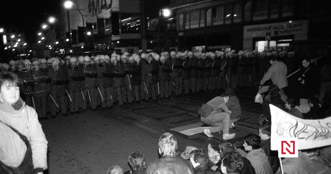 The Czech Year 1989: A Historical Overview