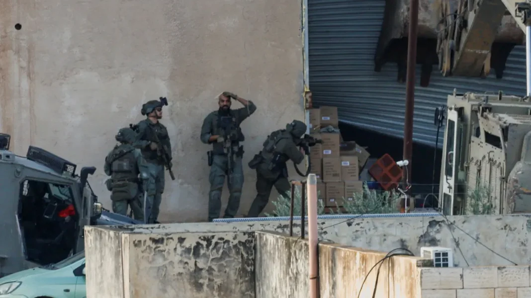 Israeli Forces Shoot Two Palestinians Who Surrendered, Video Shows