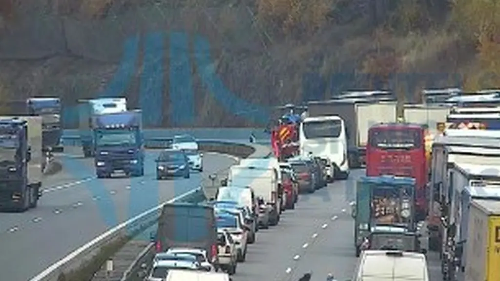 Truck and Car Collision Closes D1 Motorway in Benešovsko, One Injured