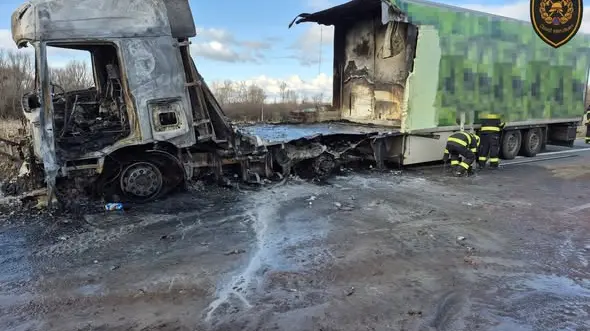 Truck Fire on D55 Highway Near Otrokovice Causes Traffic Delays