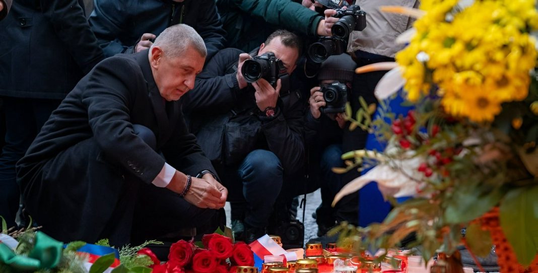 Czech Prime Minister-Elect Faces Boos on Velvet Revolution Anniversary