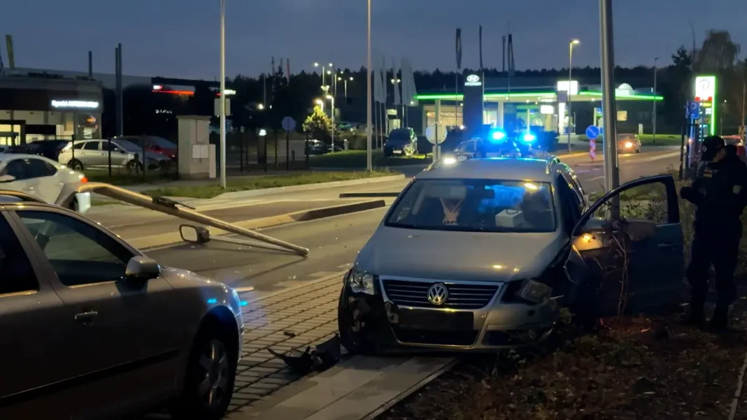 Young Driver in Kladno Drifts, Flees Police, and Crashes into Lamp Post