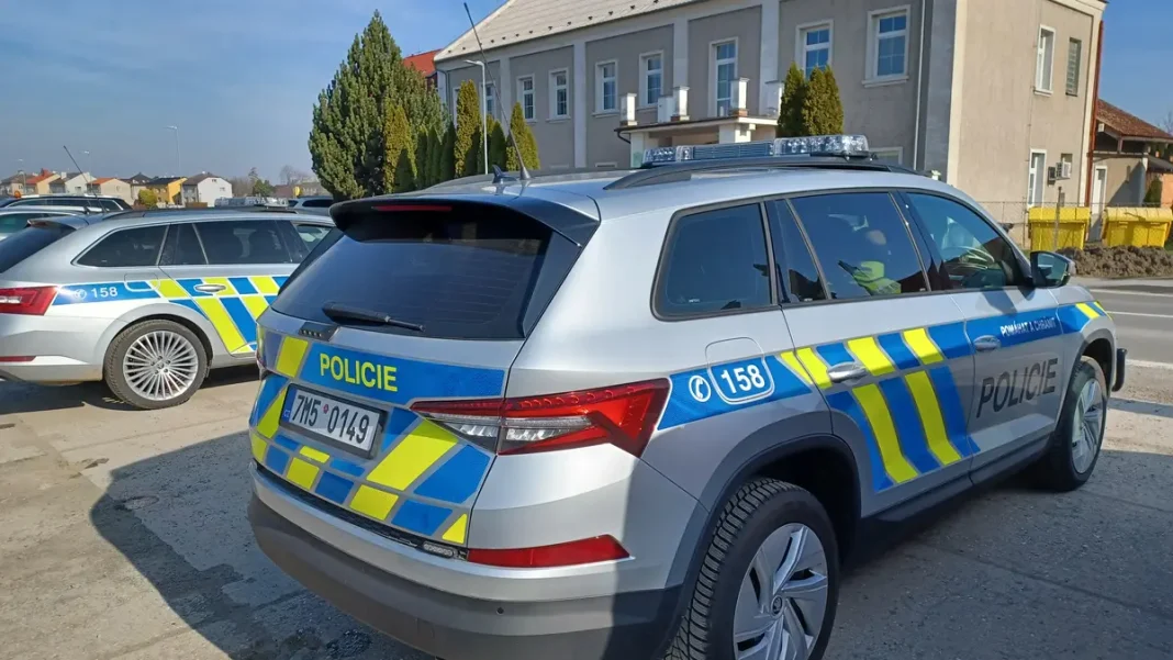 Excavator Hits Cable in Olomouc Region, Causing Power Outage in Dozens of Homes