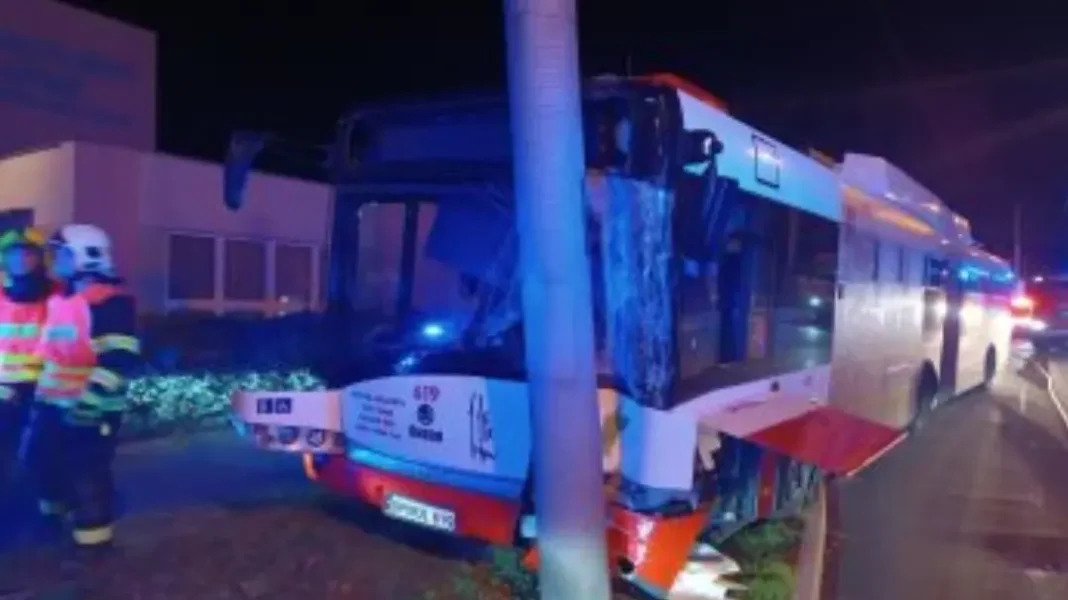 Trolleybus Crash in Ústí nad Labem: Firefighters Rescue Driver