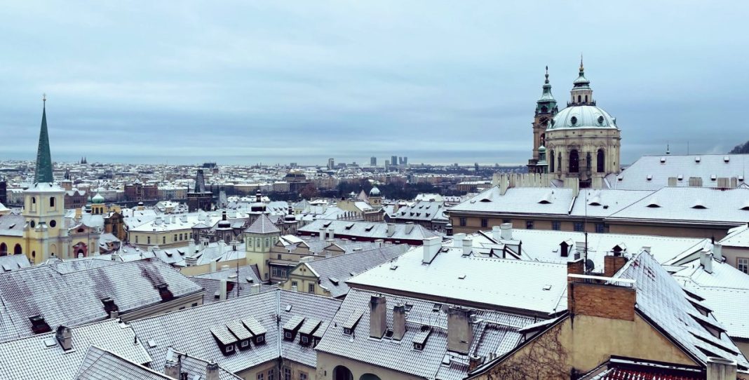 Snowfall Covers Prague and Czechia, Causing Disruptions