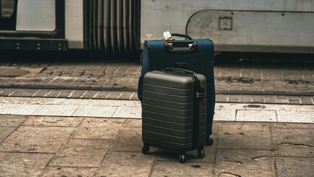 Police Warns Against Unknowingly Smuggling Drugs: How to Avoid Scams in Prague