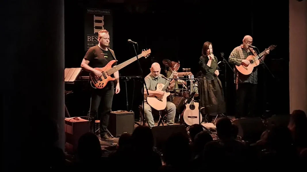 SEO-Friendly Title: “Carefree Christmas Jablkoň: Updates and Insights”