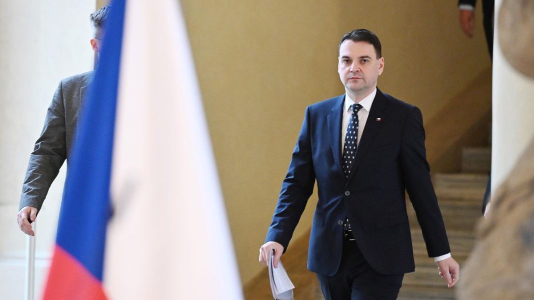 Commentary: Government Purges in Prague Mirror Polish Tactics – Why This is Concerning