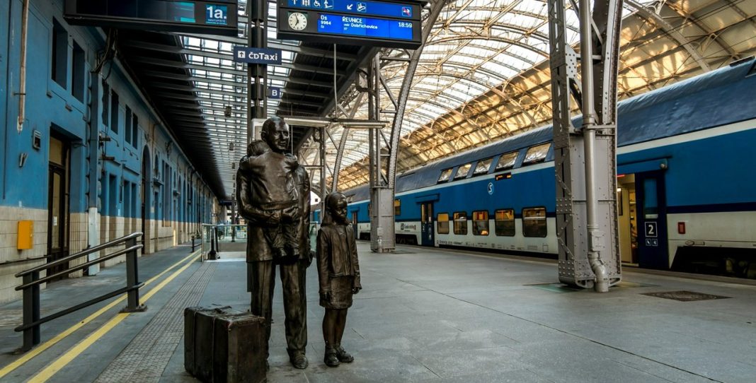 Why Expats in Czechia Should Be Concerned About New Migration Policies