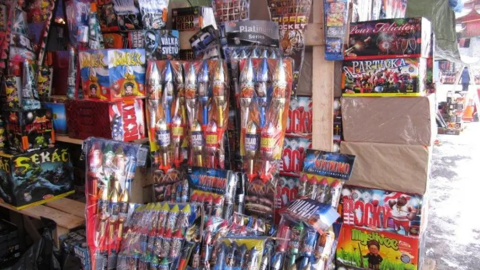 COI Crackdown in Brno: Convenience Stores Caught Selling Dangerous Fireworks to Children
