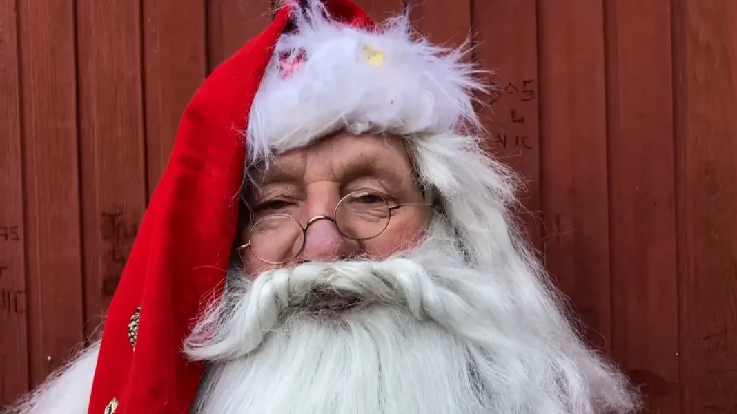World’s Longest-Serving Santa Brings Joy to Children for 64 Years