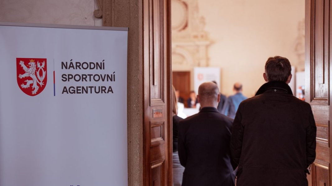 Did NSA Advisors Leave Voluntarily or Were They Dismissed by the Team? Disagreements Arise