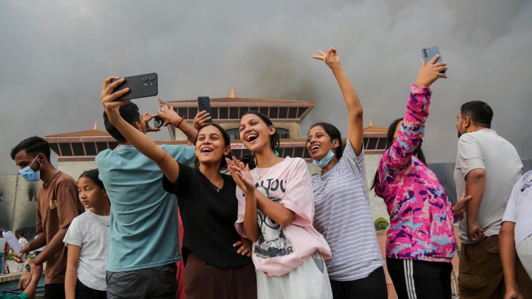 Photos: From Peru to the Philippines – Youth Put Down Their Screens and Hit the Streets