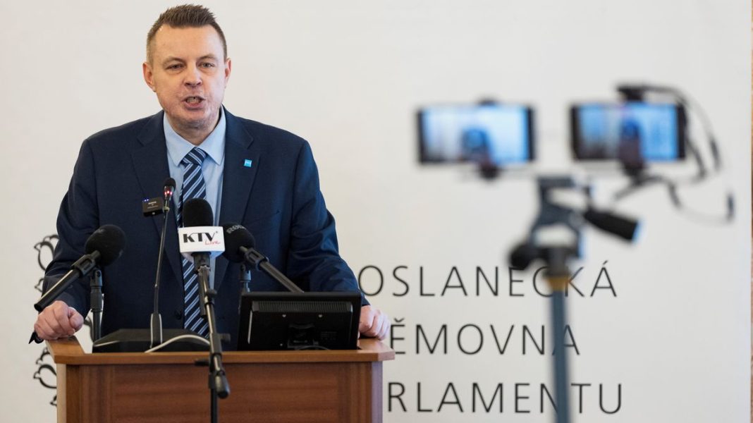 Rajchl’s Seminar Score: Nine Misleading Claims in Just 15 Minutes