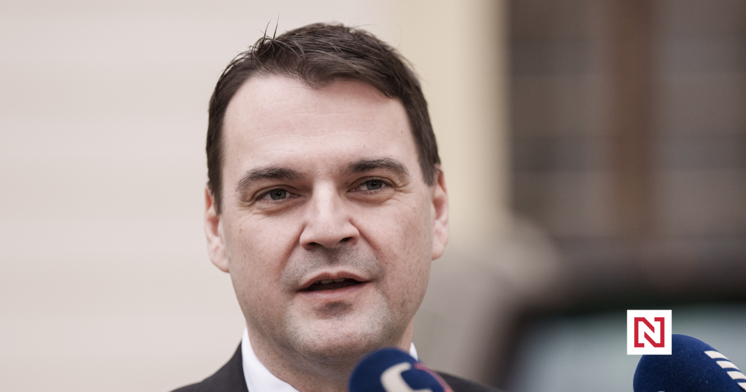 Czech Opposition Criticizes US Attack as Dangerous Precedent: Cautious Reaction from Macinka