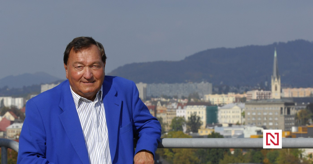 Pioneering UFO Theorist Who Linked Aliens to Pyramid Construction Passes Away