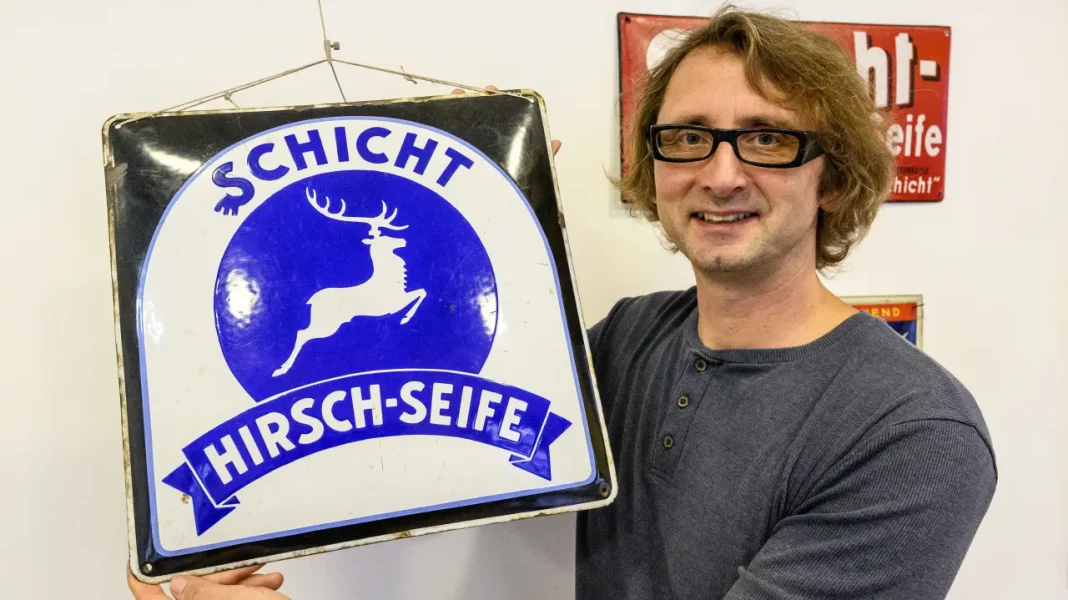 A Name Comparable to Baťa: New Movie About Soap Makers with the Deer Logo Hits Theaters