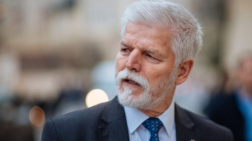 Babiš Criticizes Trump for Alleged Disrespect Towards Soldiers: Řehka Responds