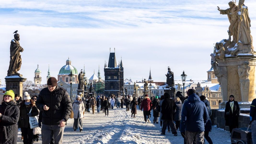 Photos: Frost, Snow, and Blue Skies as Classic Winter Arrives in Prague