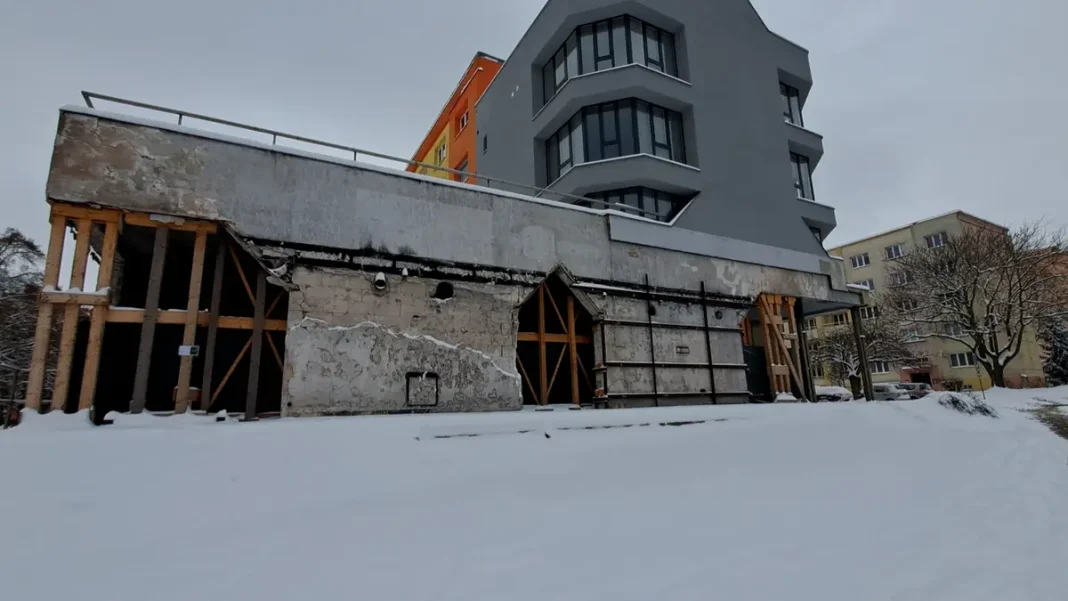 Tragic Fire at Most Restaurant Claims Seven Lives: Ongoing Investigation One Year Later