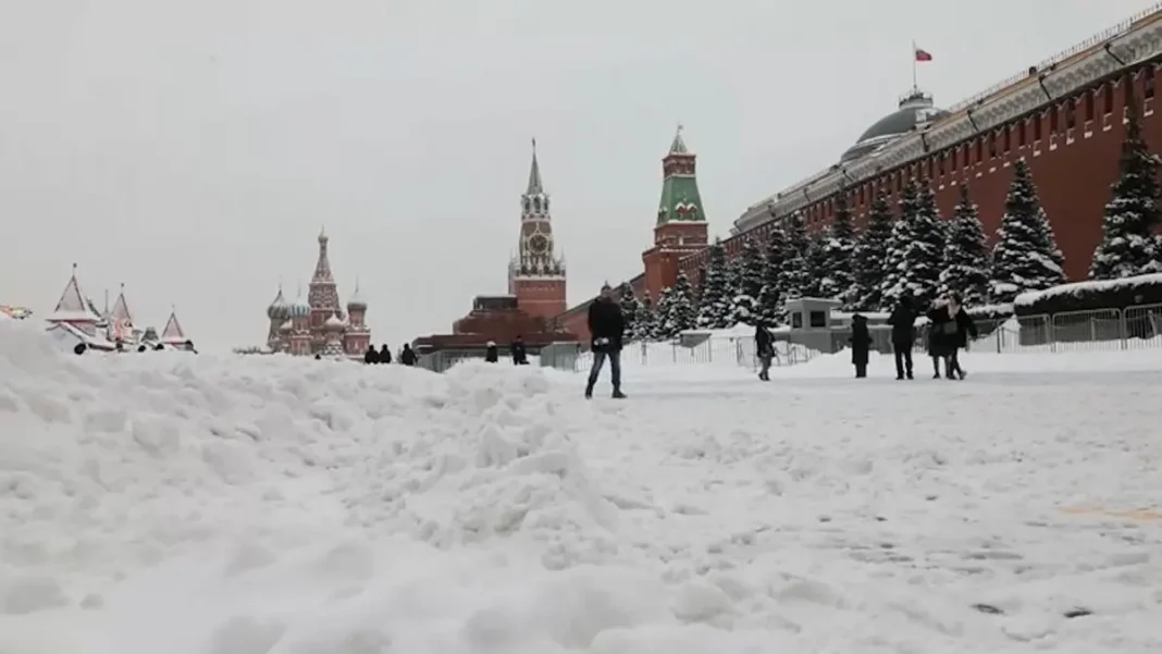Unprecedented Moscow Winter: Half a Meter of Snow and Freezing -30°C Temperatures