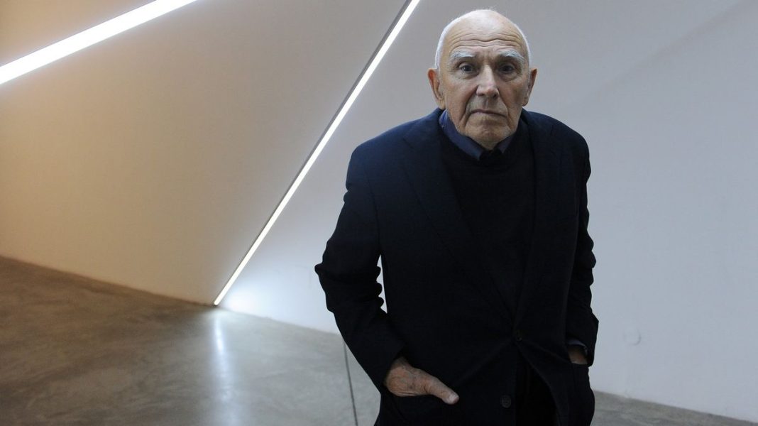 World-Renowned Glass Artist Václav Cigler Passes Away: Exploring His Magical Craft