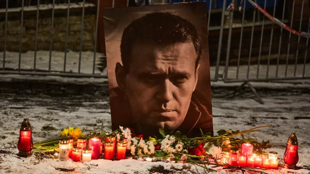 People Gather to Honor Russian Opposition Leader Navalny, Allegedly Poisoned by Kremlin Critics