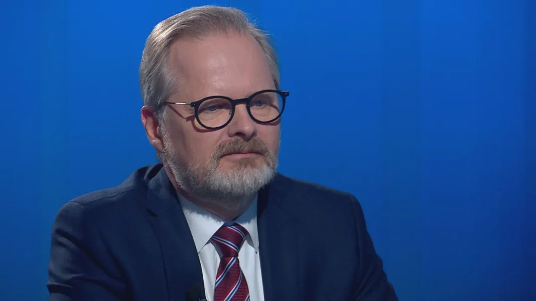 Former Prime Minister Fiala Criticizes Government’s Defense Spending in Czech Republic