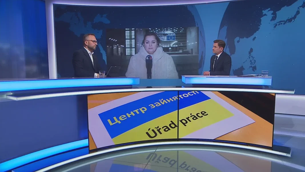 Jurečka Supports the Benefits of Ukrainian Workers: Bartůšek Highlights Different Perspective