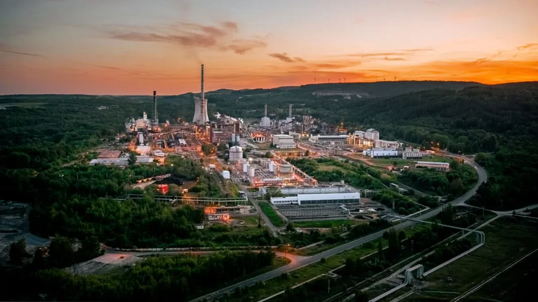 Residents in Sokolov Paying High Heating Costs as Funds Disappear in System – Dispute Reaches Babiš